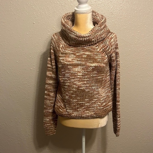 NWT Olive & Oak Ash Rose Knit Cowl Neck Sweater Size S - Picture 1 of 8